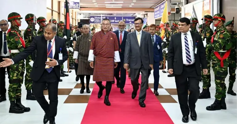 তিন দিনের রাষ্ট্রীয় সফর শেষে ঢাকা ছাড়লেন ভুটানের প্রধানমন্ত্রী